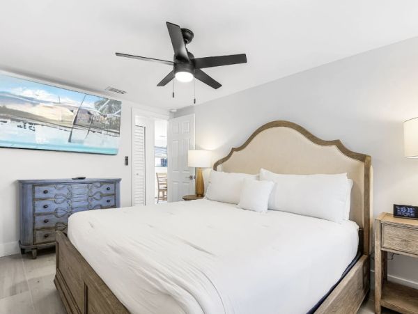 Beachside Vacation Retreat - Great Amenities